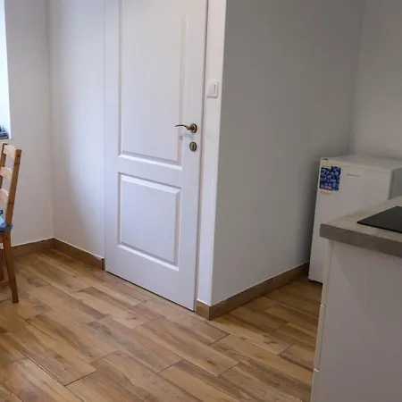 Jokai 19 Vendeghaz Lejlighed